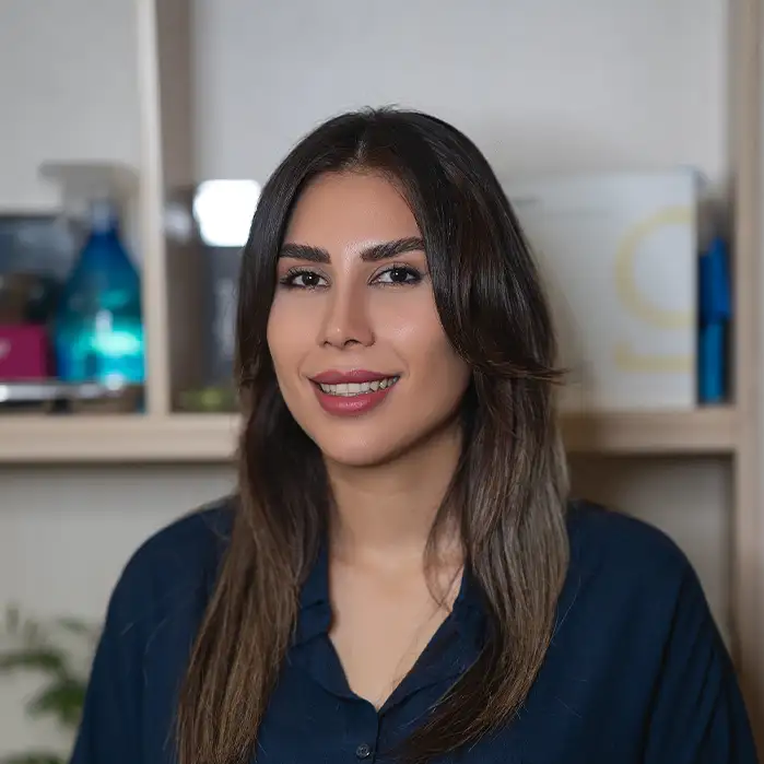 شقایق محمودی